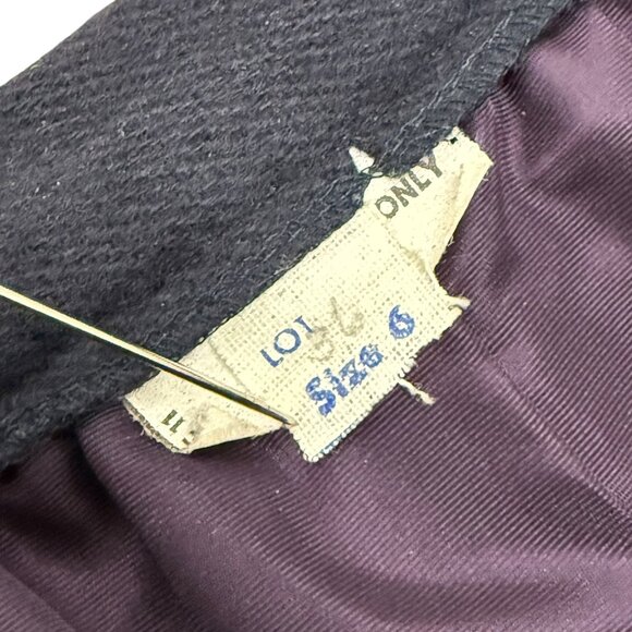 Women’s Vintage Skirt wool navy w/ purple lining 1990s - Picture 2 of 7